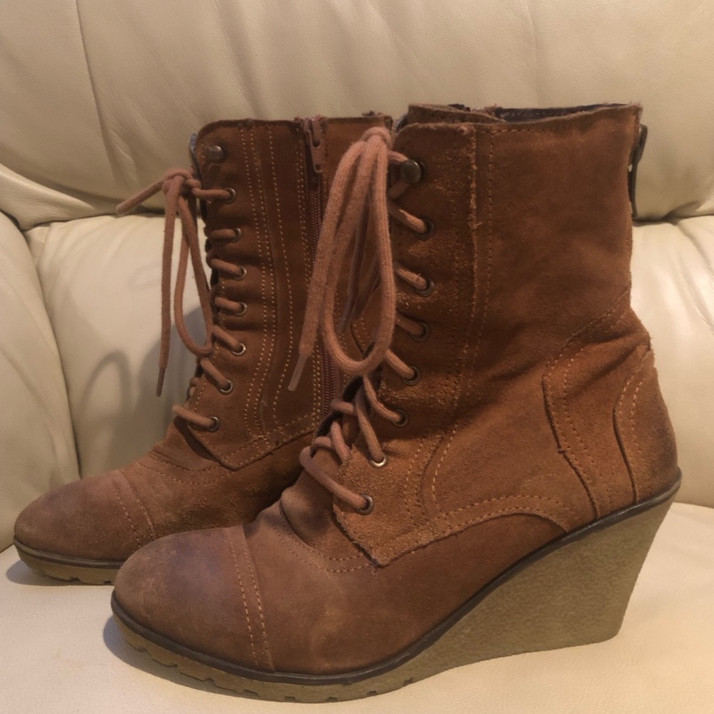 Skechers Suede Wedge Boots